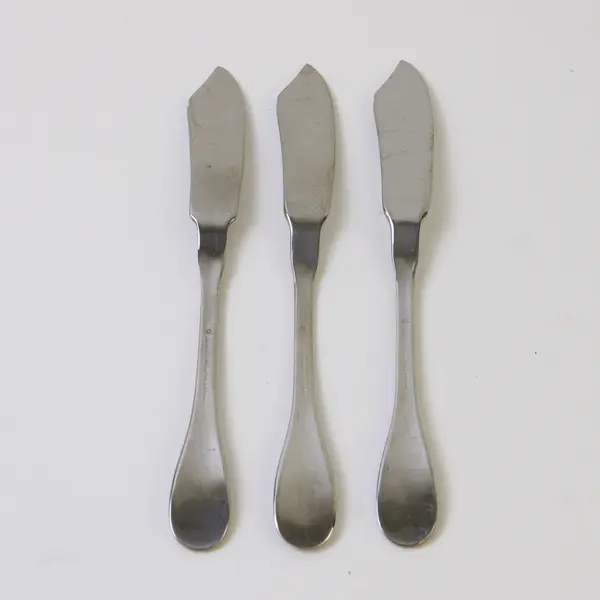 Lot of 3 J A Henckels (Zwilling) Banquet Pattern 18/10 SS Butter Knives 6.75" 