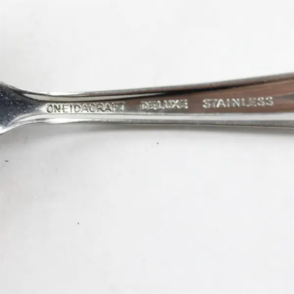 Set of 3 Oneida Textura Stainless Place/Oval Soup Spoons