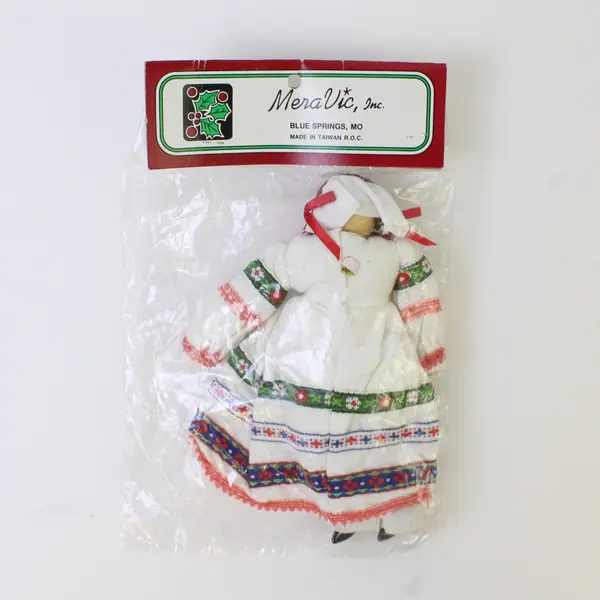 Mera Vic Vintage Souvenir Doll 6in White Dress Green Blue Red Collectible