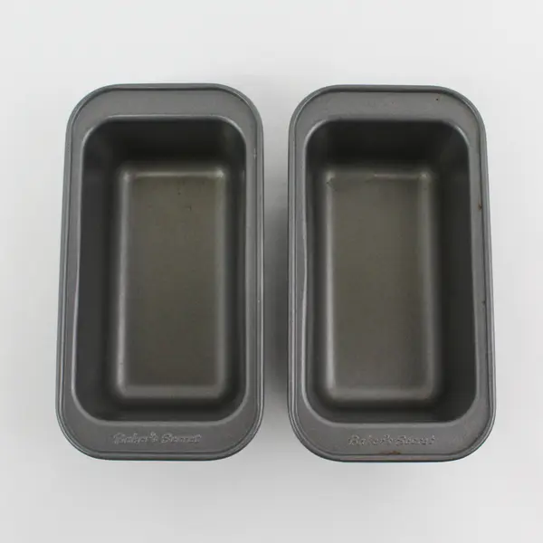 2 Bakers Secret 4"x 7" Metal Loaf Pans