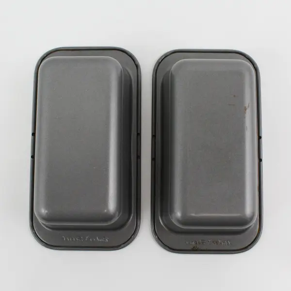 2 Bakers Secret 4"x 7" Metal Loaf Pans