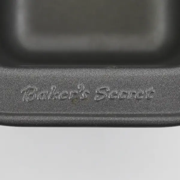 2 Bakers Secret 4"x 7" Metal Loaf Pans