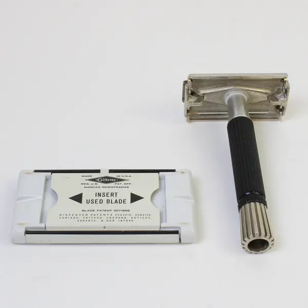 Vintage Gillette Super Speed Safety Razor Black Handle 1970 P4 Double Edge
