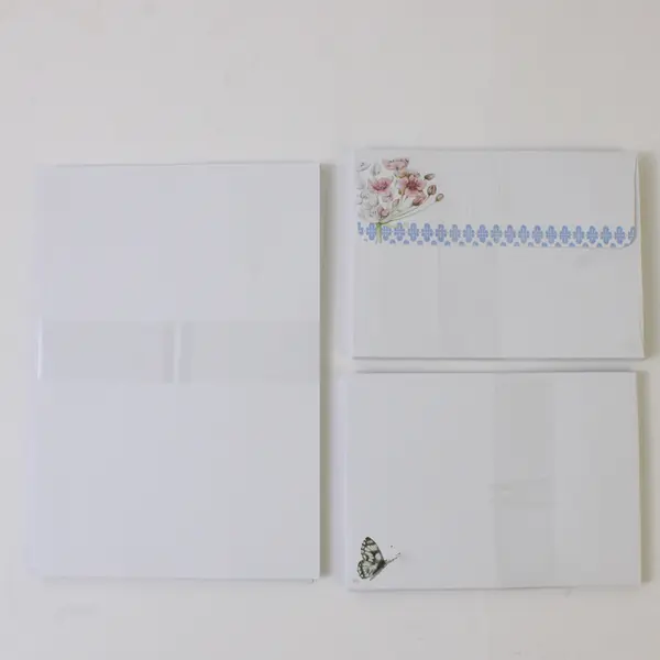 Set Of Hallmark Marjolein Bastin Floral 35 Sheets & 17 Envelopes W/ Holder