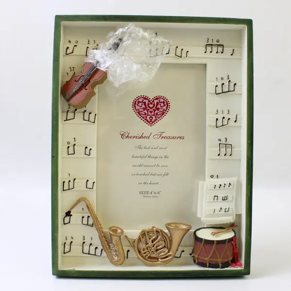 Everwin Trading Company Cherished Treasures Picture Frame Size 4" x 6" YT-320746