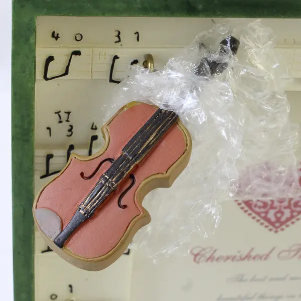 Everwin Trading Company Cherished Treasures Picture Frame Size 4" x 6" YT-320746