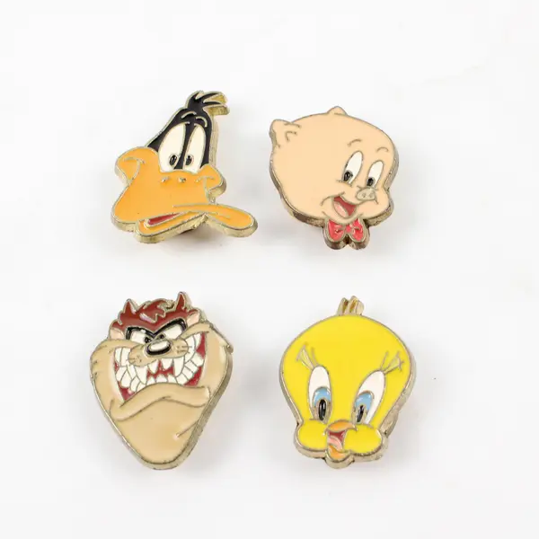 Vintage Warner Bros Button Cover Set Tasmanian Tweety Daffy Porky Pig