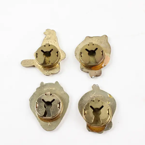 Vintage Warner Bros Button Cover Set Tasmanian Tweety Daffy Porky Pig