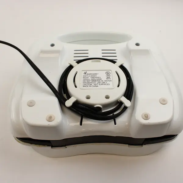 Toastmaster Easy Clean Waffle Maker TWB2WREG White Non-Stick As Is Untested