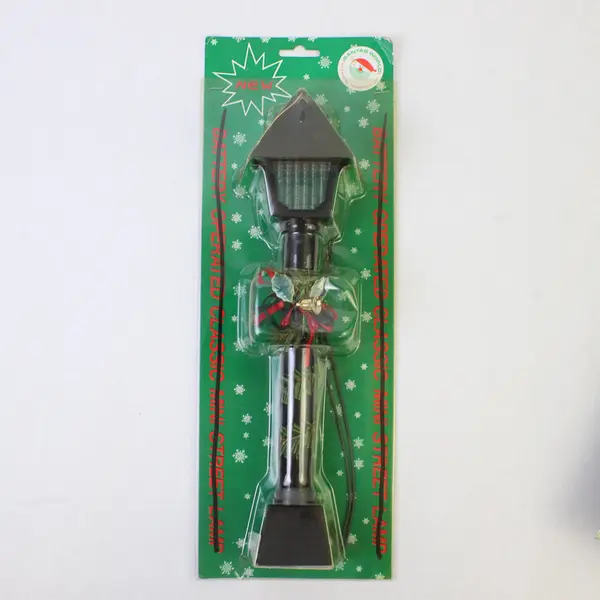 Lot of 2 Santa World Classic Mini Street Lamps Holiday Village Lights