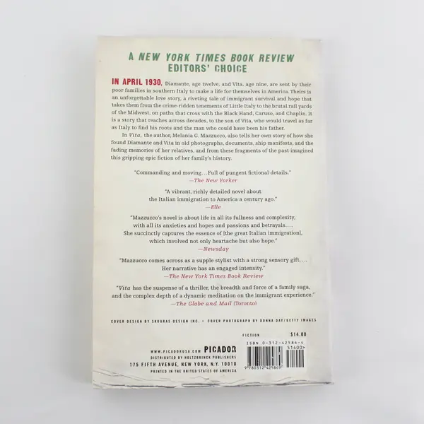 Vita: A Novel by Melania G Mazzucco 2006 Fiction Paperback Used