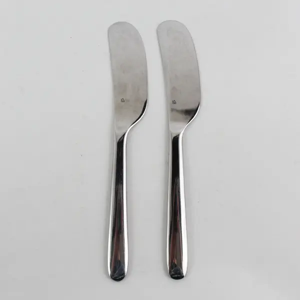 Lot of 2 Gourmet Settings Unknown Rare HTF Pattern SS Butter Knives 7.25" Good