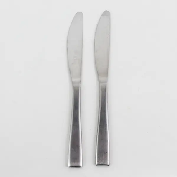 Lot of 2 Gourmet Settings Hotel Pattern SS Butter Knives Rare HTF Items 7.25"