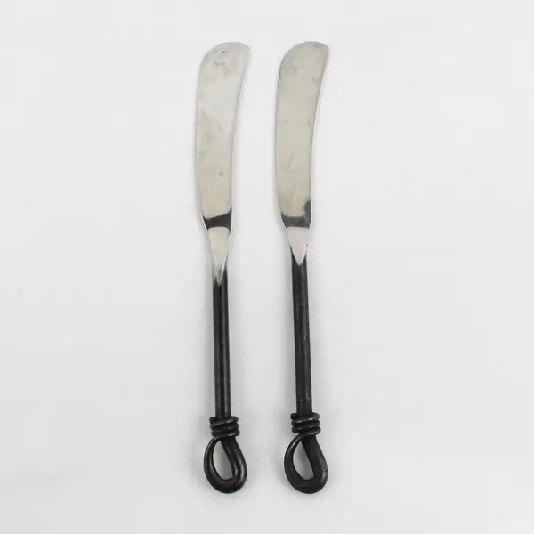 Lot of 2 GS Twist N Shout Pattern 18/8 SS Black Handle Butter Knives 7"