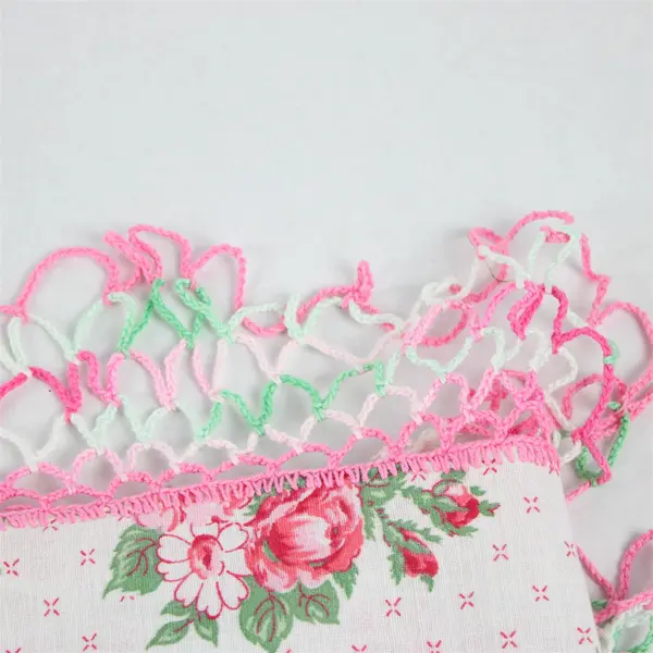 Vintage Floral Rectangular Table Cloth Cover w/Hand Crochet Trim 46"Lx37"W