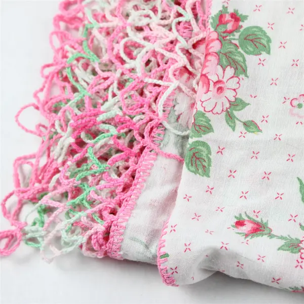 Vintage Floral Rectangular Table Cloth Cover w/Hand Crochet Trim 46"Lx37"W