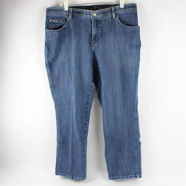 Lee Jeans Women's Size 16W Petite Medium Wash Straight Leg Denim Jeans