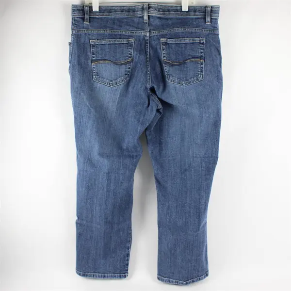 Lee Jeans Women's Size 16W Petite Medium Wash Straight Leg Denim Jeans