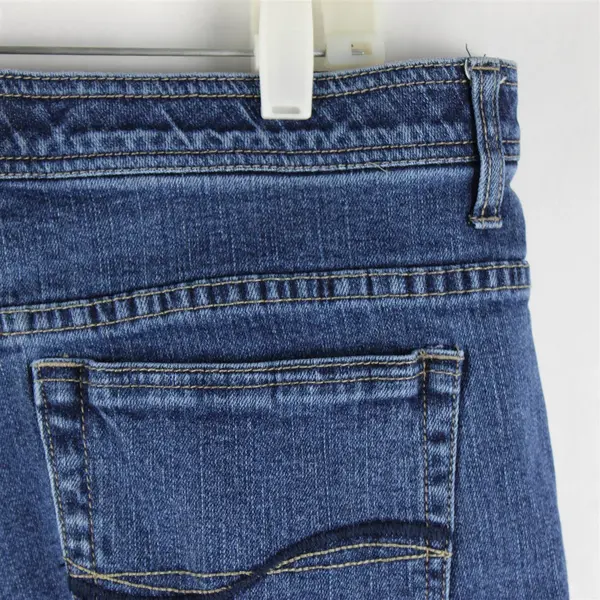 Lee Women's Size 16W Petite Medium Wash Straight Leg Denim Jeans