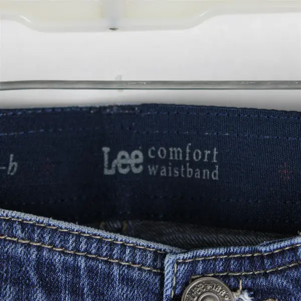 Lee Women's Size 16W Petite Medium Wash Straight Leg Denim Jeans