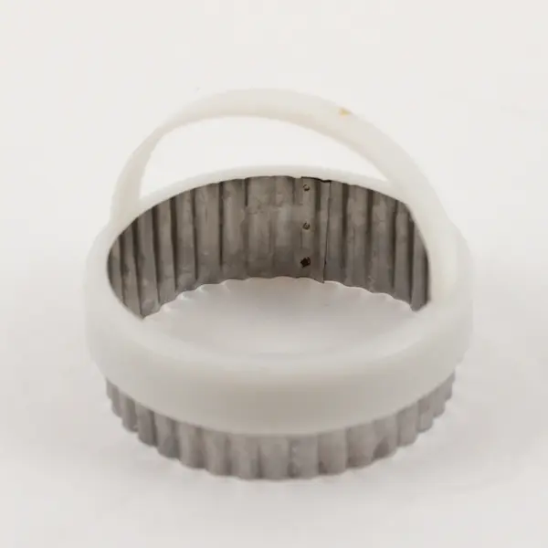 Lot Of 3 Unbranded Stainless Steel/Plastic Fitted Round Cookie Cutters