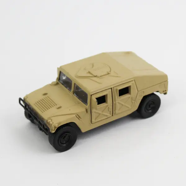 Maisto 1/40 Humvee Military Truck Diecast Tan Hummer Toy - Opening Doors No Box