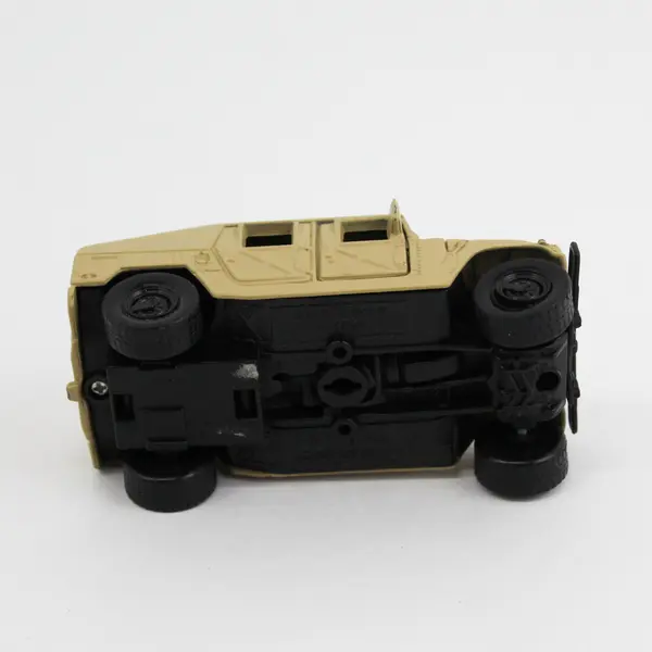 Maisto 1/40 Humvee Military Truck Diecast Tan Hummer Toy - Opening Doors No Box
