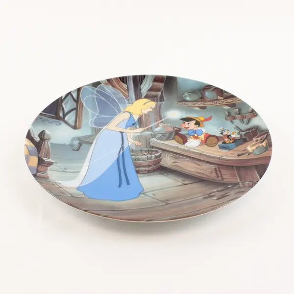 Knowles "Pinocchio" Disney Treasured Moments Decorative Plate 8.5" Dia W/ COA