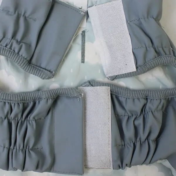Koolaburra by UGG Aiden Reversible Dog Raincoat Size S Small Blueprint