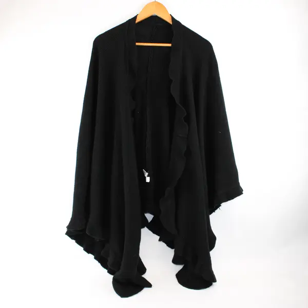 Vintage Perry Ellis Women's XL/2XL Black Knit Ruffle Shawl 60"Wx42"L