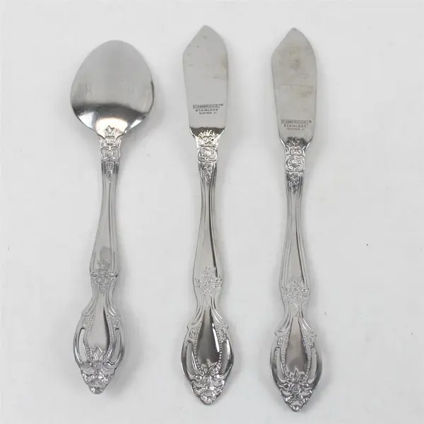 Lot of 3  Cambridge Renaissance Stainless 2 Butter Knives & A Teaspoon