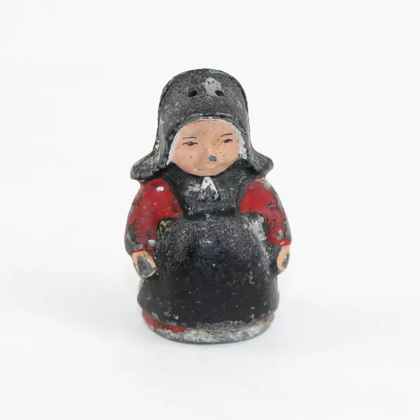 Vintage Amish Couple Cast Iron Salt and Pepper Shaker Set