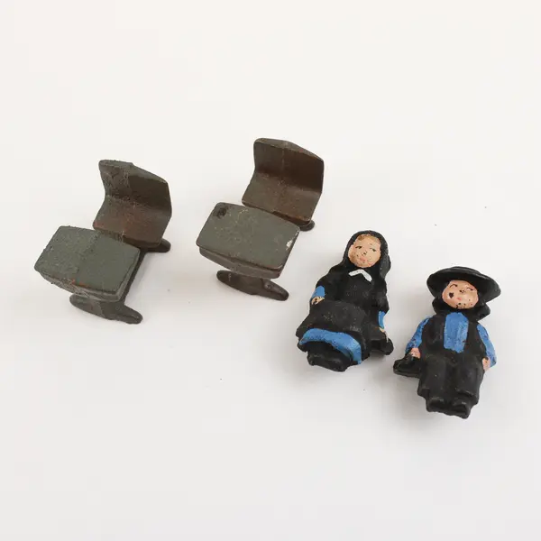 4 Pc Set Vintage Cast Iron Amish School Children at Desks Figurines