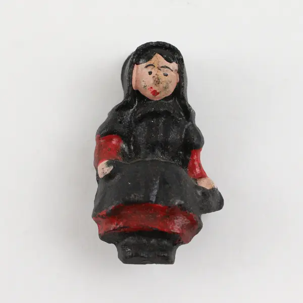 4 Piece Set Vintage Cast Iron Amish School Children at Desks Figurines