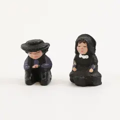 Set of 2 Vintage Cast Iron Amish Boy and Girl Figurines 1-1/4"