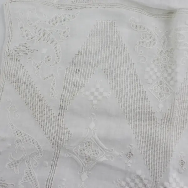 Vintage White Linen Table Runner 38x15.5" Cutwork Embroidery