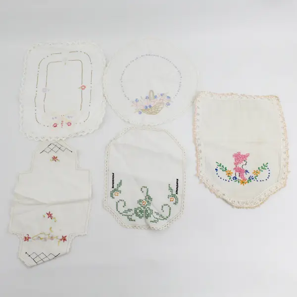 Lot of 5 Embroidered Doilies 9x6in Assorted