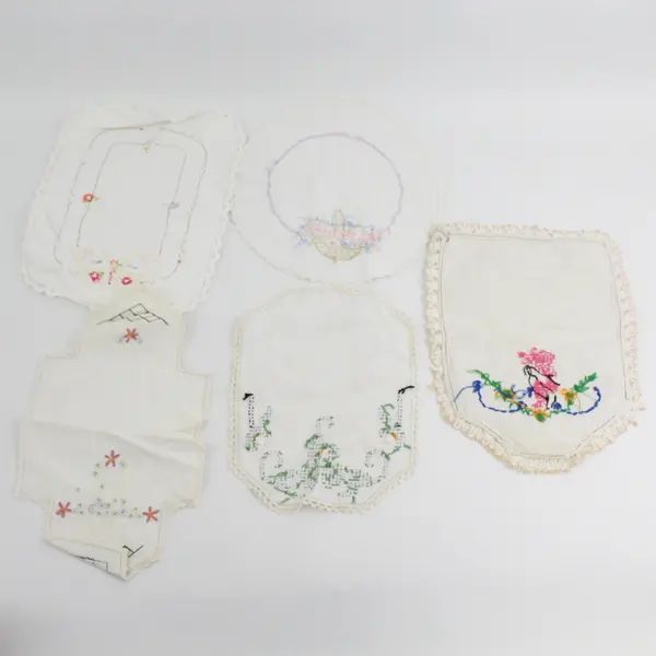 Lot of 5 Embroidered Doilies 9x6in Assorted