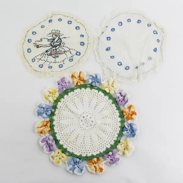 Lot of 3 Vintage Embroidered & Crocheted Doilies 6x6.5in