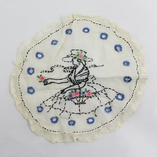 Lot of 3 Vintage Embroidered & Crocheted Doilies 6x6.5in