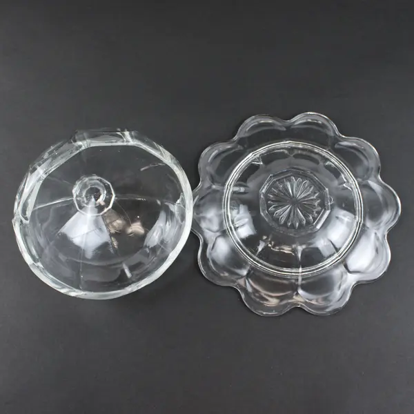 Unbranded Flower Pattern Clear Glass Cheese/Butter Dome Lid  and Plate