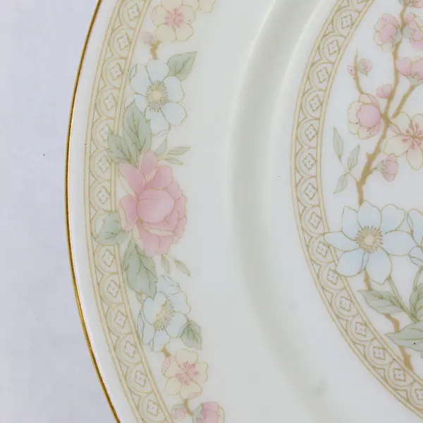 Set of 4 Vintage Fairfield Symphony Fine China 8" Salad Plates Gold Trim