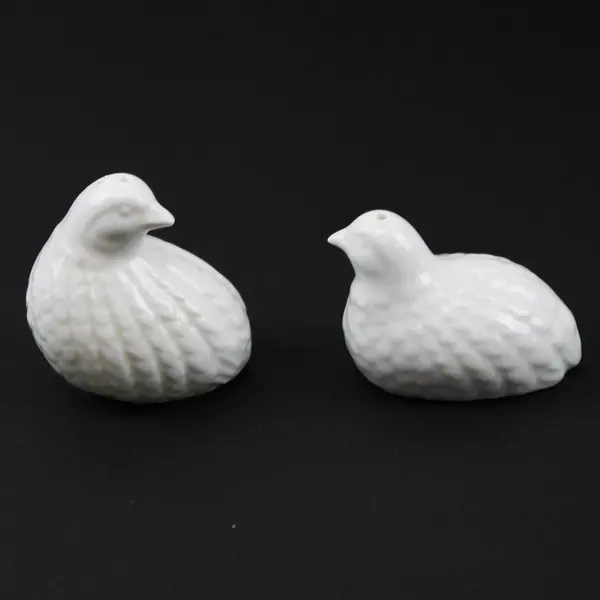 Set Of 2 Unbranded White Ceramic Small Quail Salt & Pepper Shakers Japanese Made