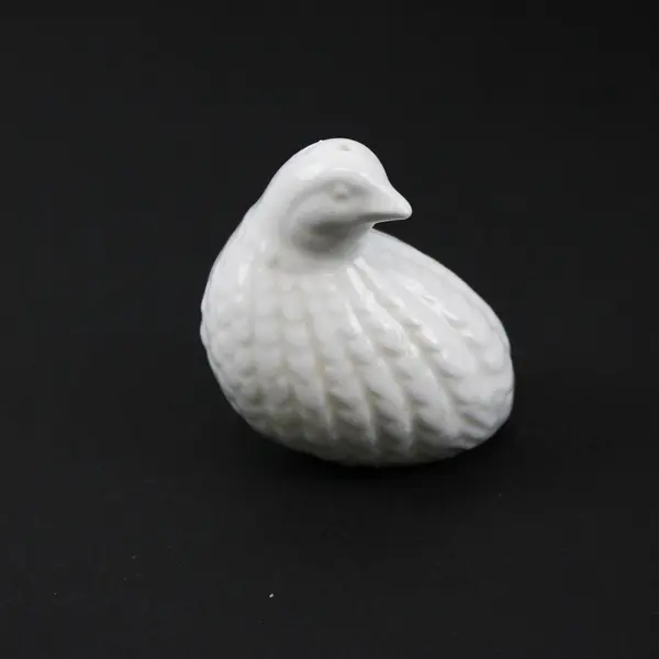 Set Of 2 Unbranded White Ceramic Small Quail Salt & Pepper Shakers Japanese Made