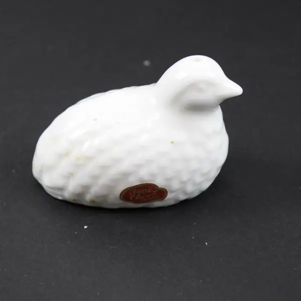 Set Of 2 Unbranded White Ceramic Small Quail Salt & Pepper Shakers Japanese Made
