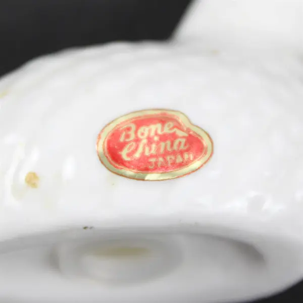 Set Of 2 Unbranded White Ceramic Small Quail Salt & Pepper Shakers Japanese Made