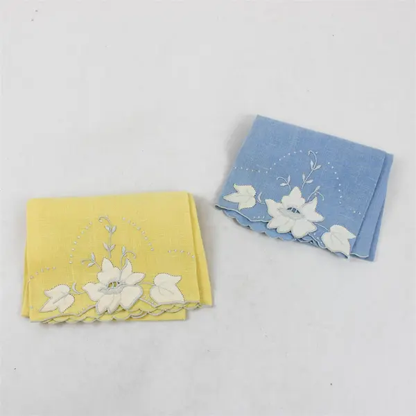 Set of 2 VTG Floral Applique Cutwork Fingertip Towels Yellow & Blue