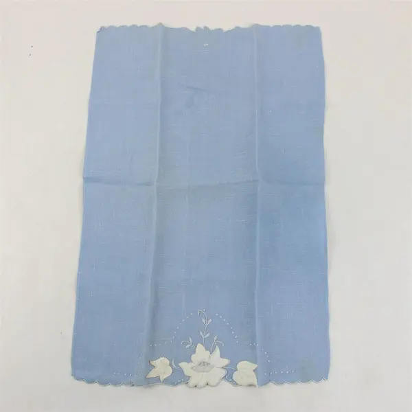 Set of 2 VTG Floral Applique Cutwork Fingertip Towels Yellow & Blue