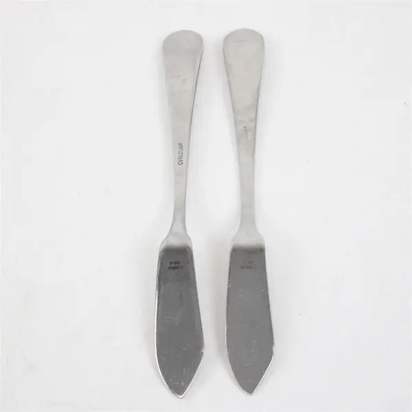 Set of 2 Oneida Seaward Stainless Flat Handle Butter Knives 