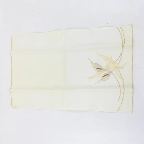 Lot of 4 Vintage Embroidered Fingertip Towels FLAWED